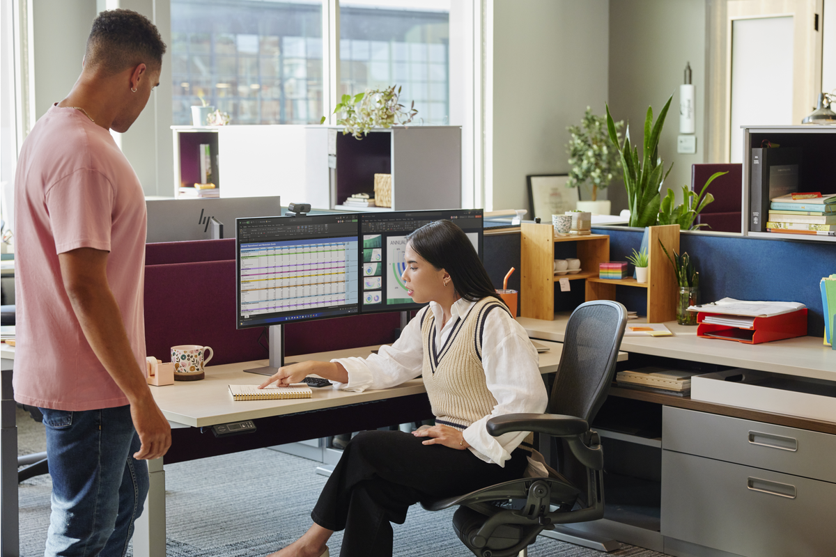 Монитор 24"HP Monitor 8Y2F7AA / 8Y2F7AA#ABB Silver/Black - PN 8Y2F7AA#ABB