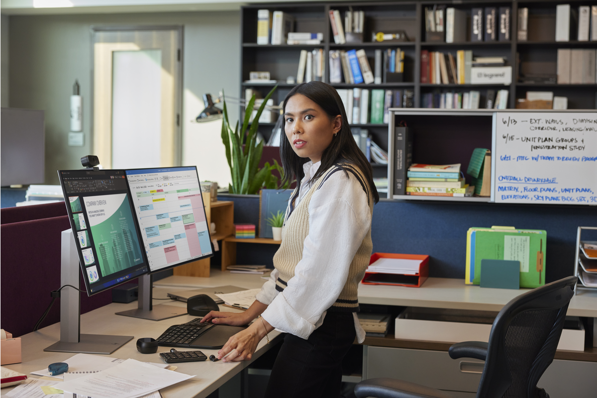 Монитор 24"HP Monitor 8Y2F7AA / 8Y2F7AA#ABB Silver/Black - PN 8Y2F7AA#ABB