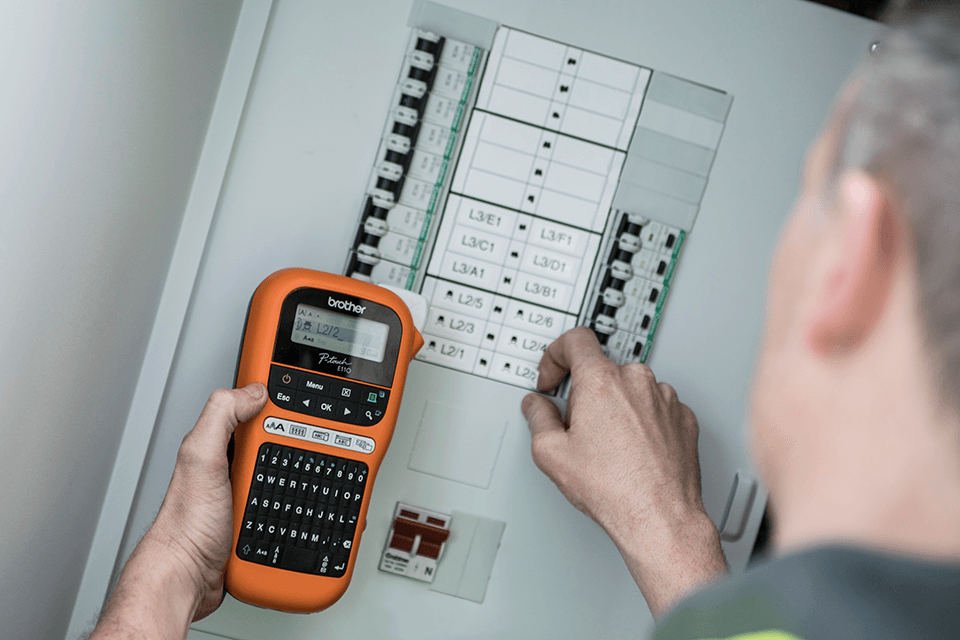 ЕТИКЕТЕН ПРИНТЕР BROTHER P- touch - PTE110VP (PT-E110VP), С КИРИЛИЦА - PN PTE110VPR1