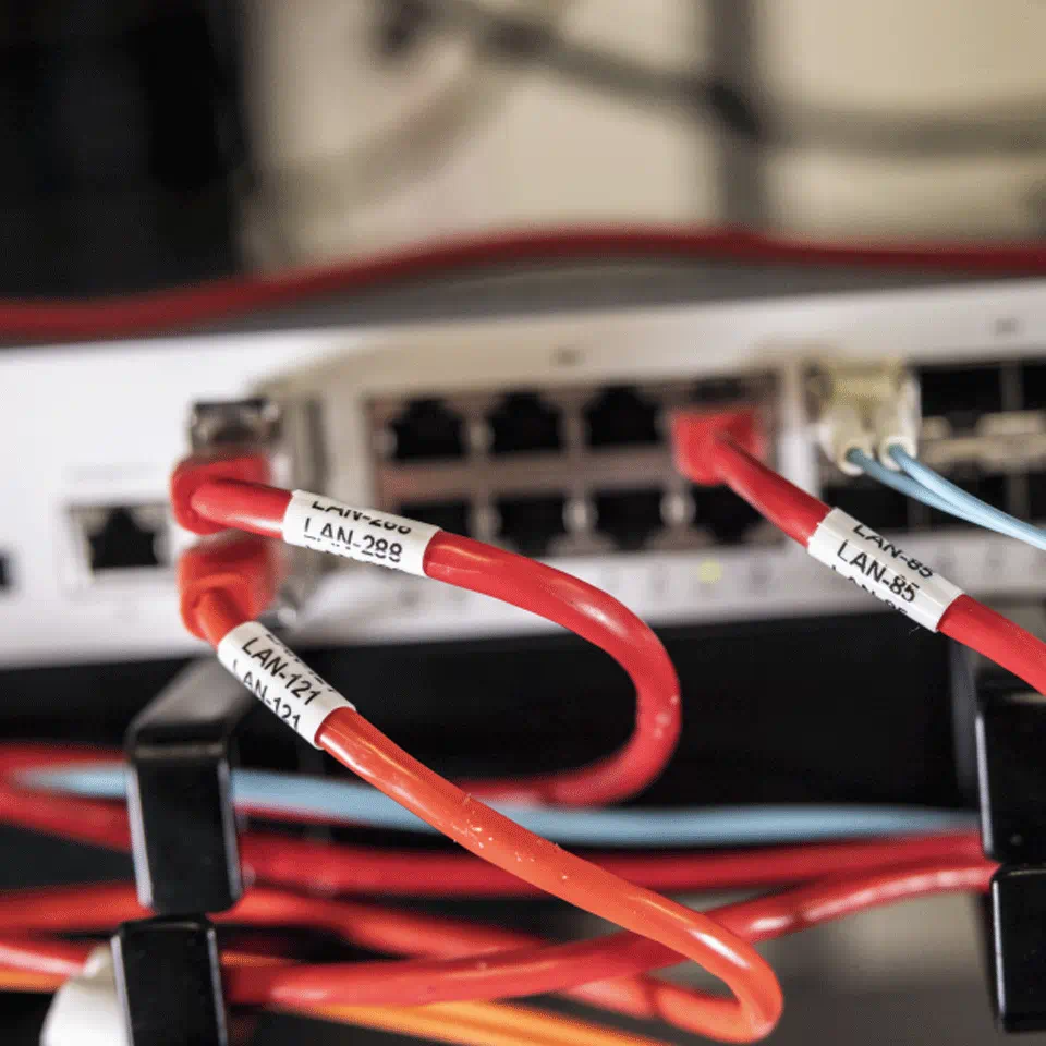 ПРОФЕСИОНАЛЕН ЕТИКЕТЕН БАРКОД ПРИНТЕР BROTHER PT-E310BTVP (PTE310BTVP) - PN PTE310BTVPQL1 (PT-E310BTVPQL1)